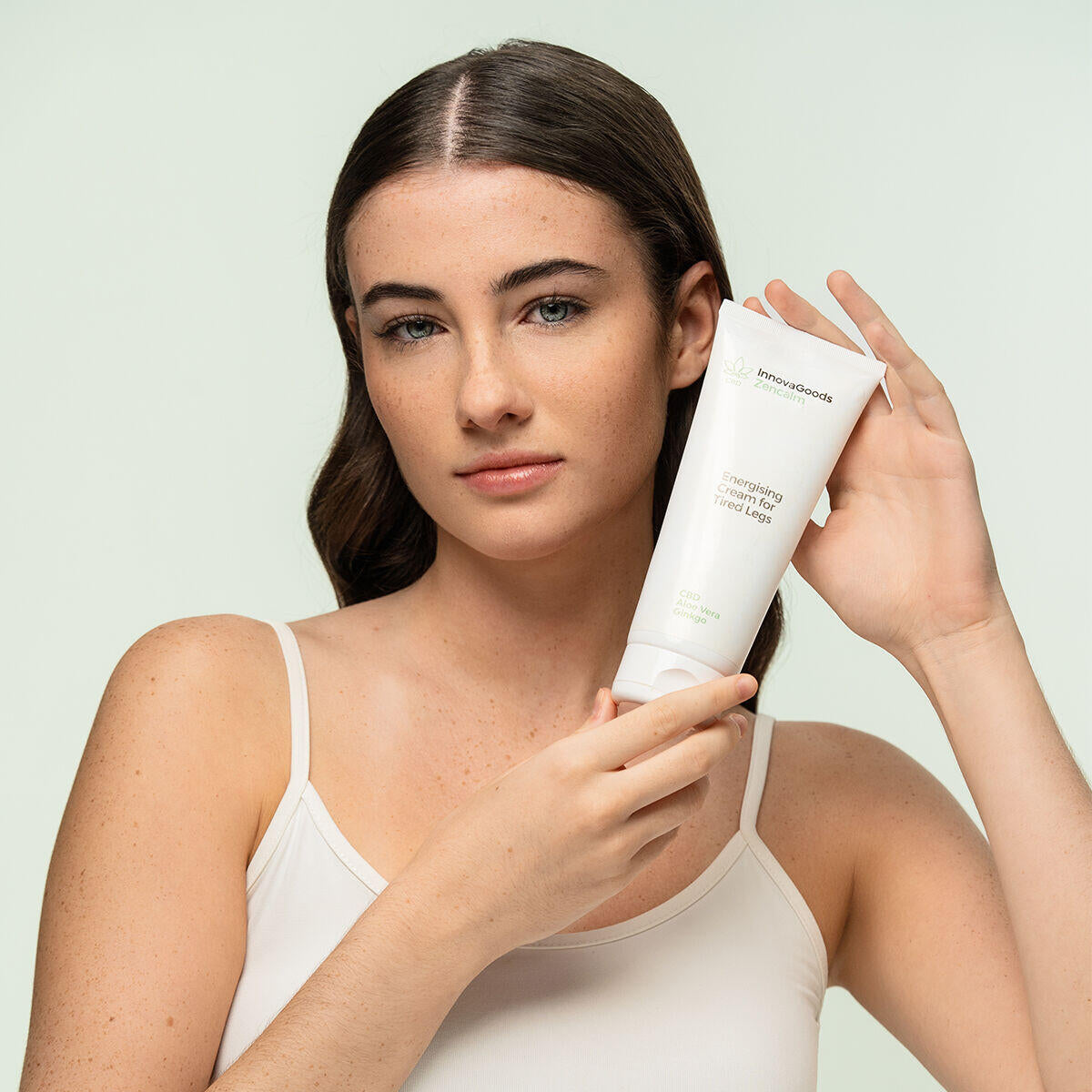 Crema para Piernas Cansadas Energizante CBD "Zencalm" InnovaGoods 200 ml