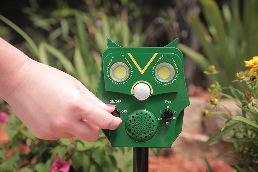 Espanta-Animais Solar Inteligente OWL GUARDS | Coruja com Ultrassom e Luz
