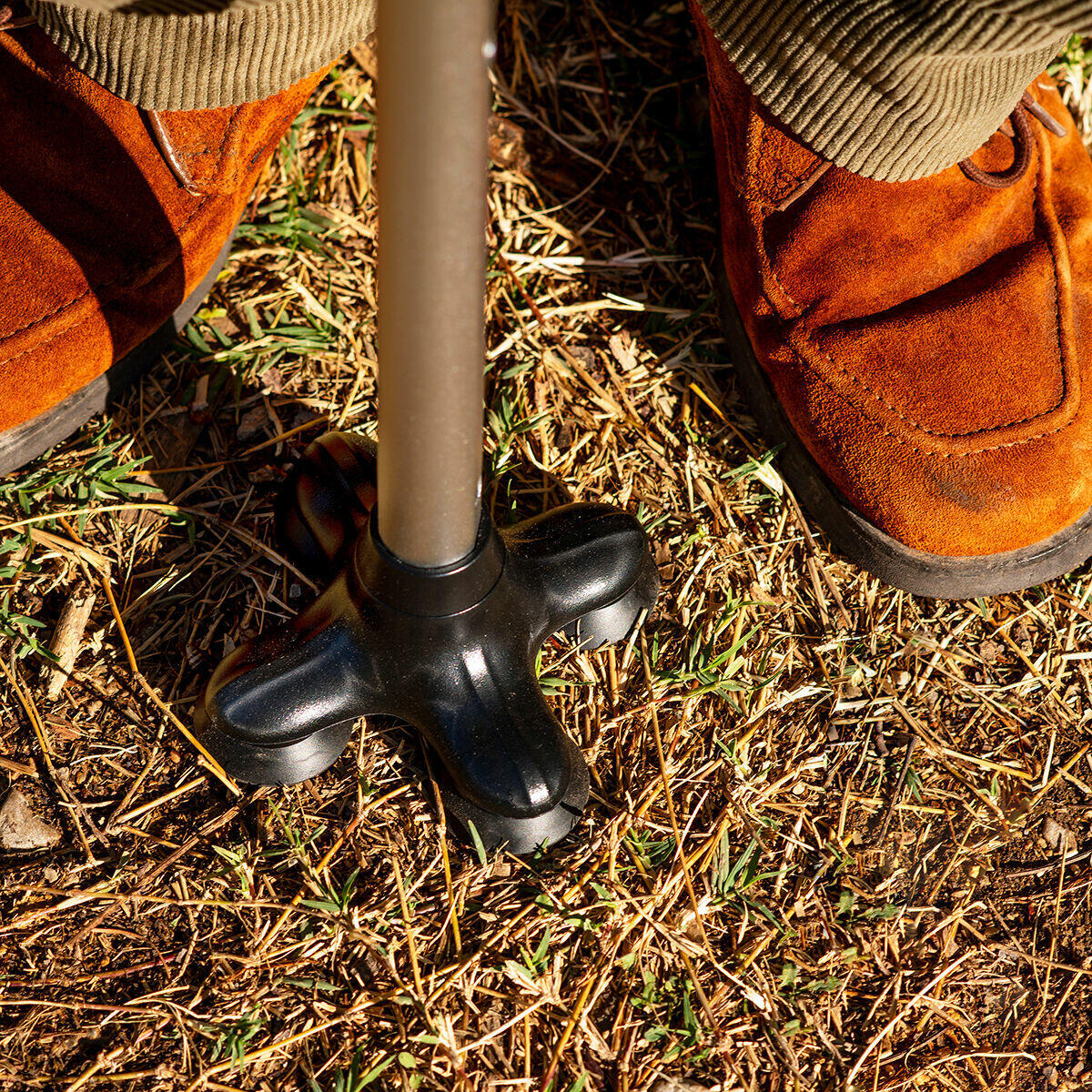 Extendable Walking Stick with LED, Alarm and Clips - 6 Heights - Up to 70kg