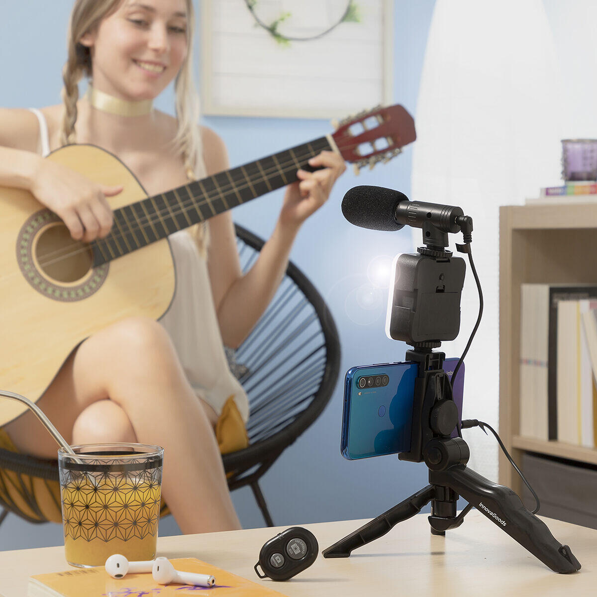 Kit Vlogging 6 Piezas "Plodni" InnovaGoods | Luz LED, Micrófono, Trípode y Mando BT