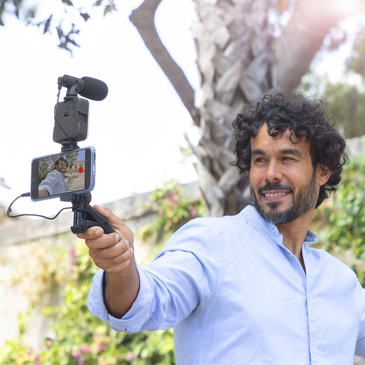 Kit Vlogging 6 Piezas "Plodni" InnovaGoods | Luz LED, Micrófono, Trípode y Mando BT