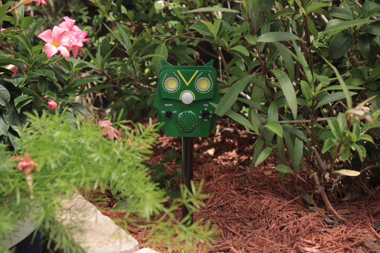 Espanta-Animais Solar Inteligente OWL GUARDS | Coruja com Ultrassom e Luz