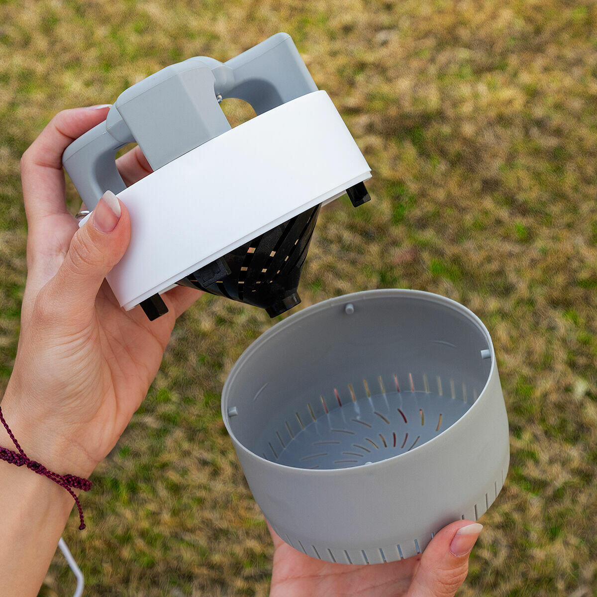 Lâmpada Antimosquitos por Sucção 6 LED UV | Silenciosa | Sem Químicos | USB | InnovaGoods